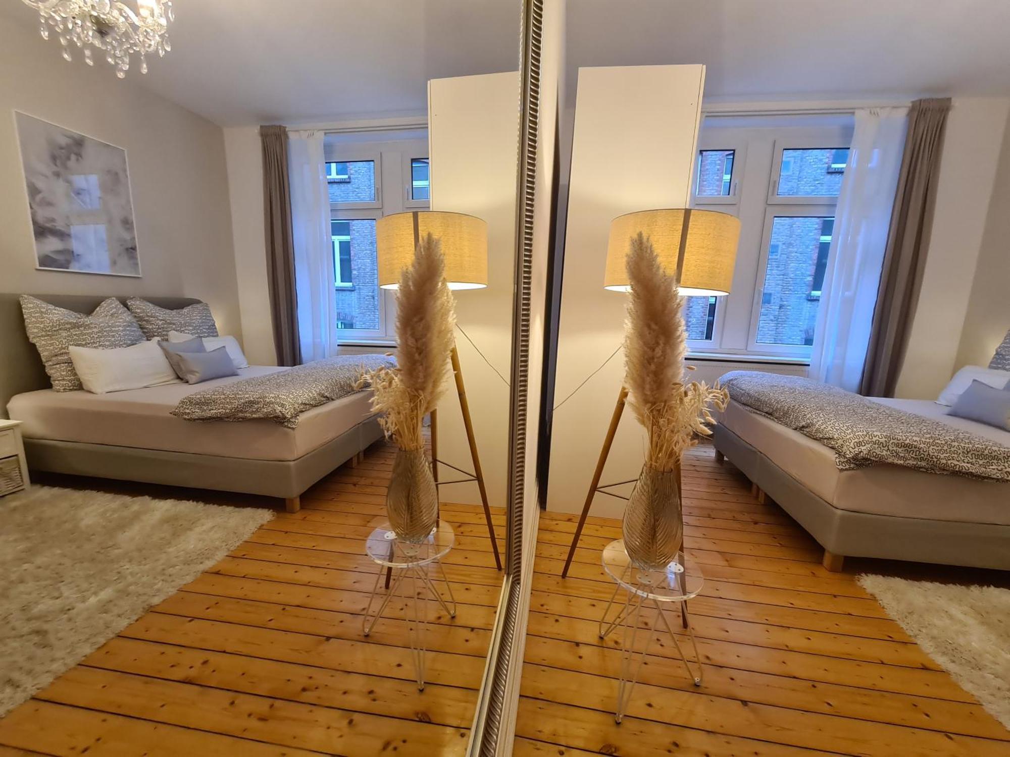Home Away From Home Stylish Central Netflix Kitchen Висбаден Екстериор снимка