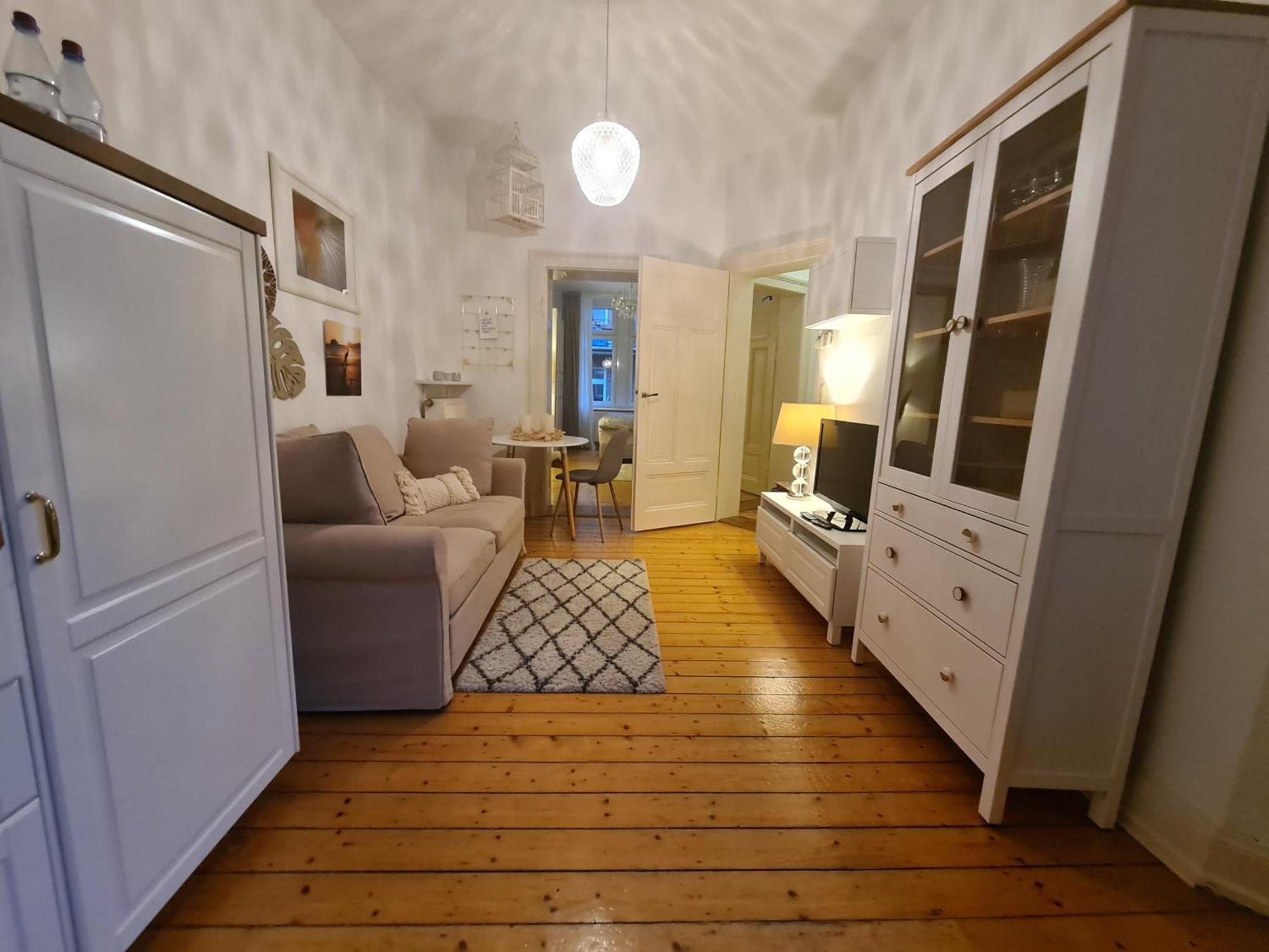 Home Away From Home Stylish Central Netflix Kitchen Висбаден Екстериор снимка