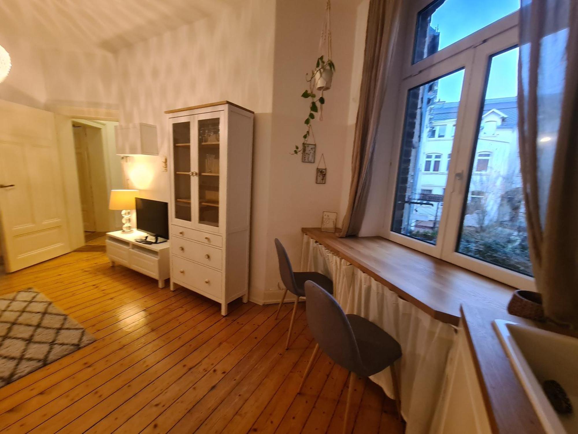 Home Away From Home Stylish Central Netflix Kitchen Висбаден Екстериор снимка