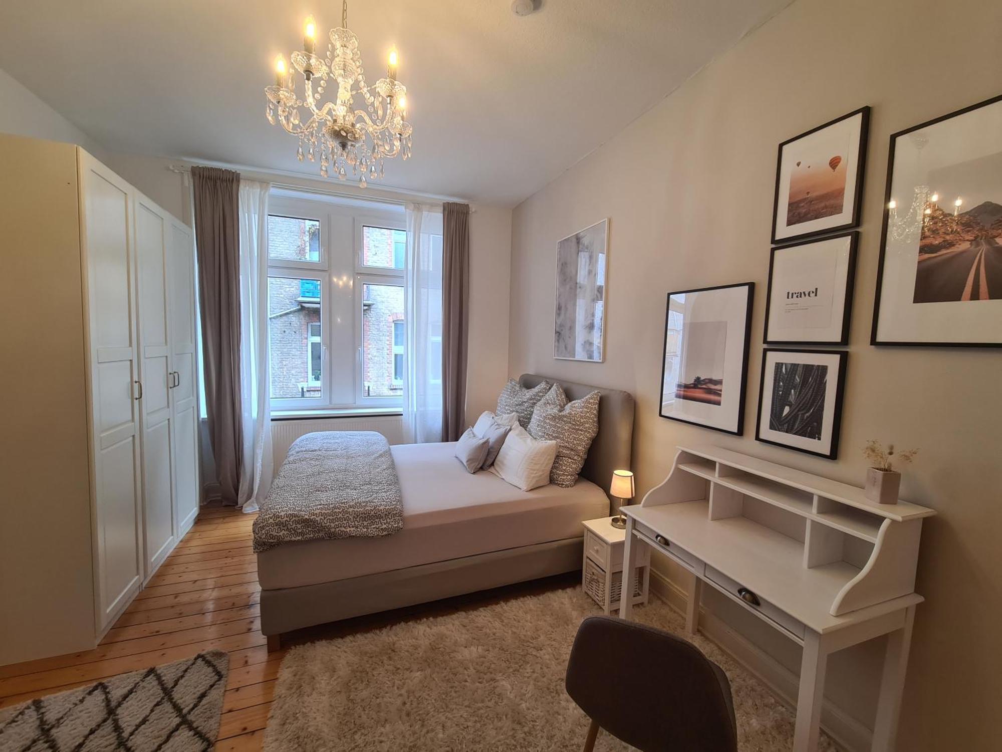 Home Away From Home Stylish Central Netflix Kitchen Висбаден Екстериор снимка